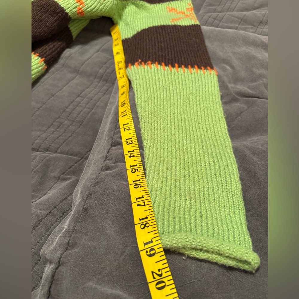 Vintage 90’s Orange and Green Women's Sweater in like new condition. - Picture 10 of 10